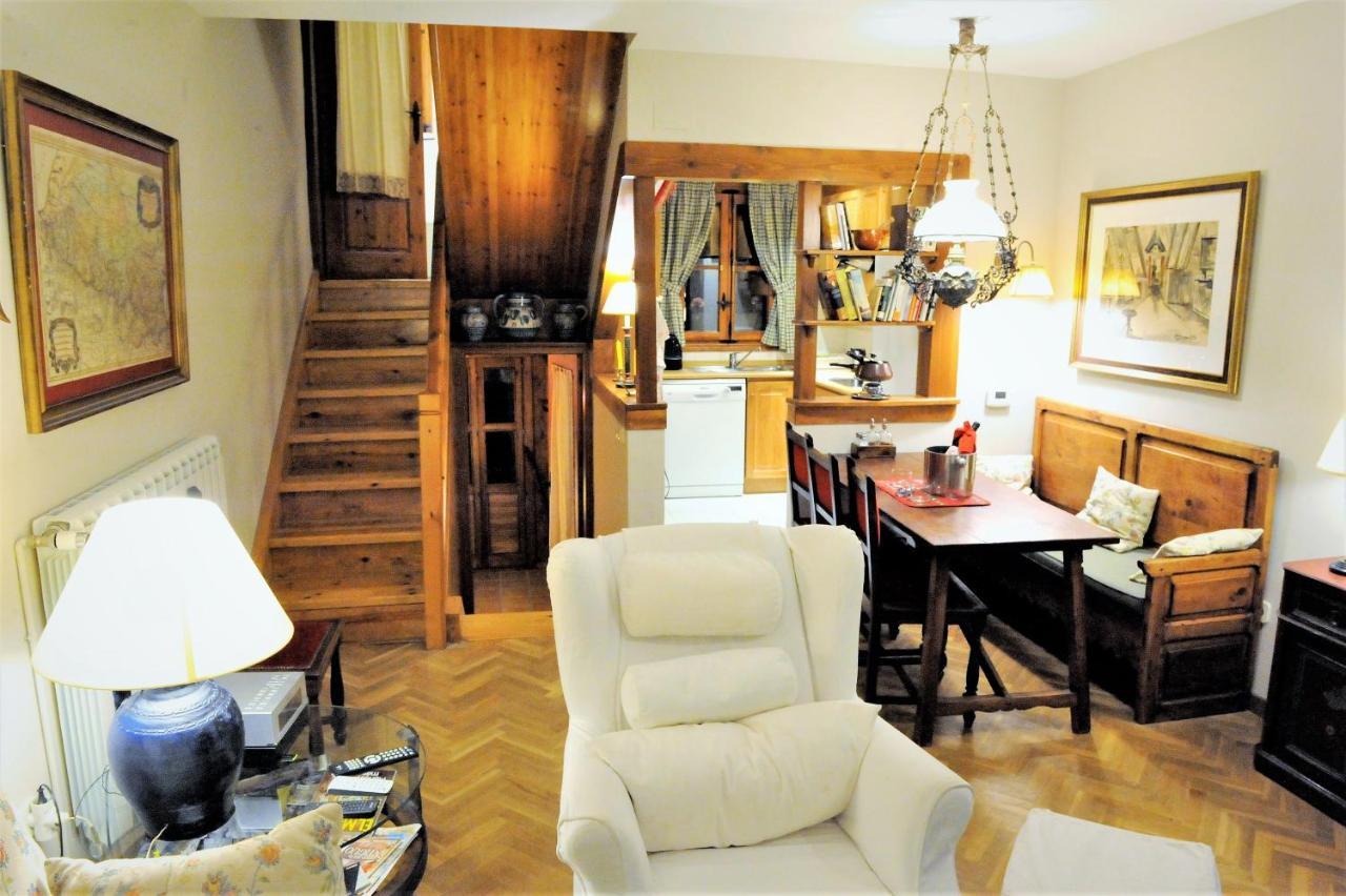 Chardin D'Alto-Apartamentos Chardins ベナスケ エクステリア 写真